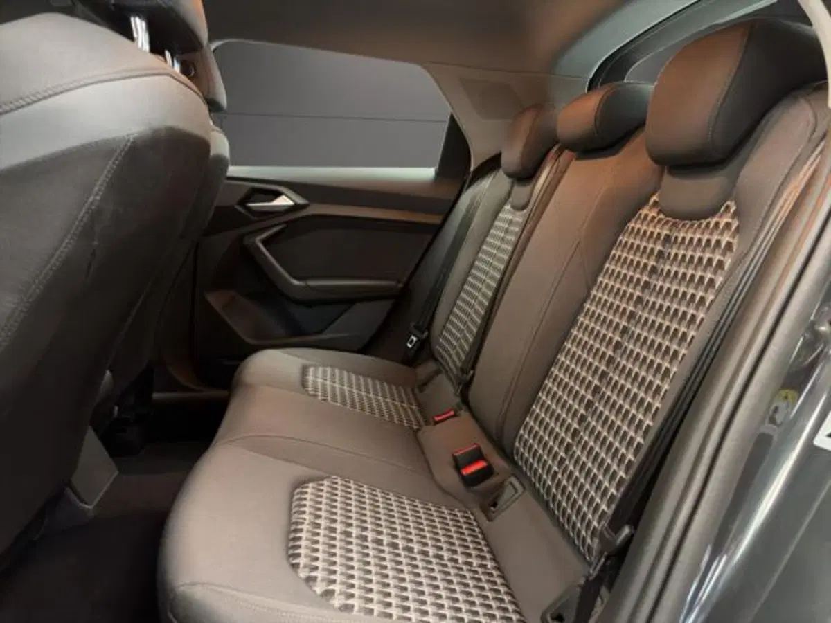 Audi A1 Sportback usata a Milano (13)