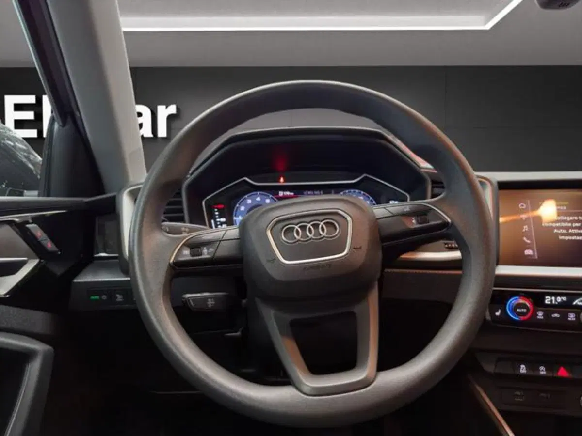 Audi A1 Sportback usata a Milano (8)