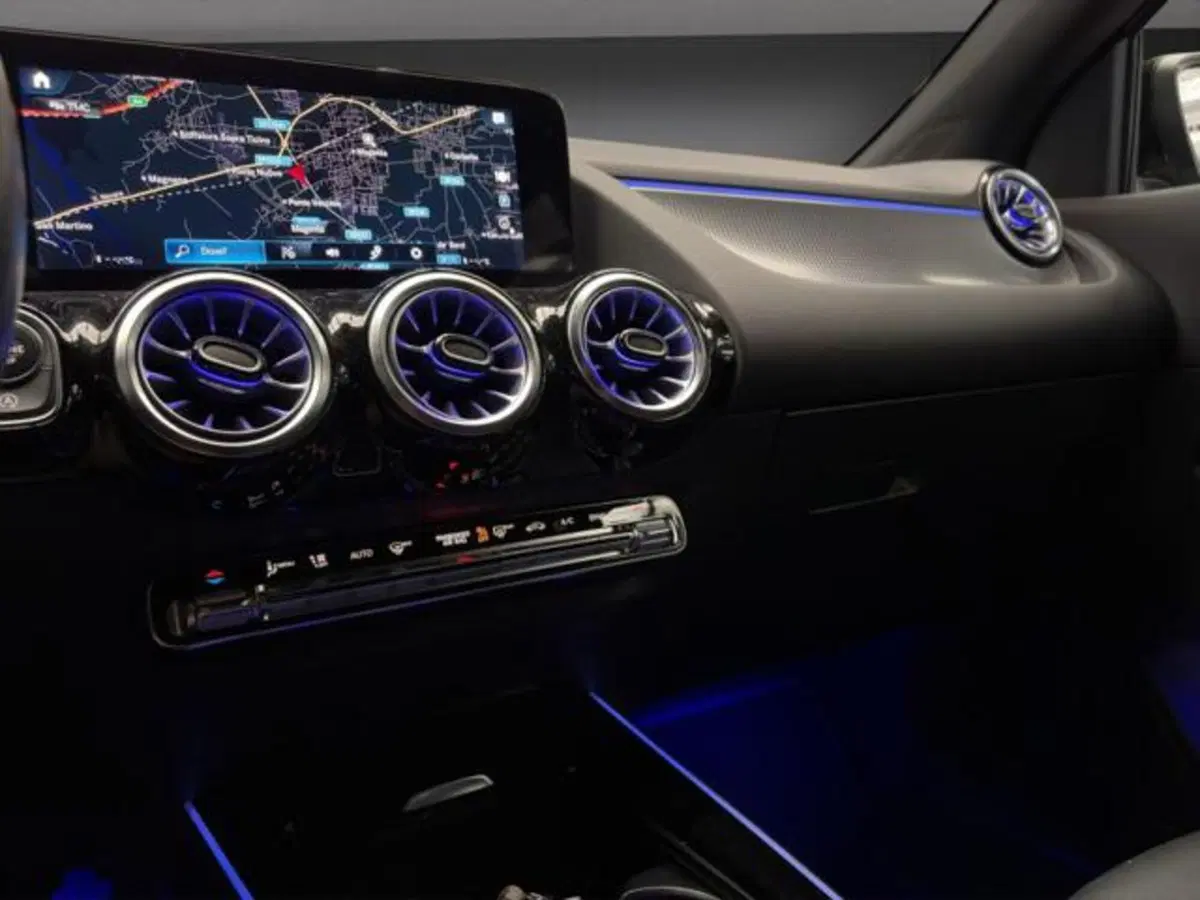 Mercedes-Benz GLA SUV usata a Milano (12)
