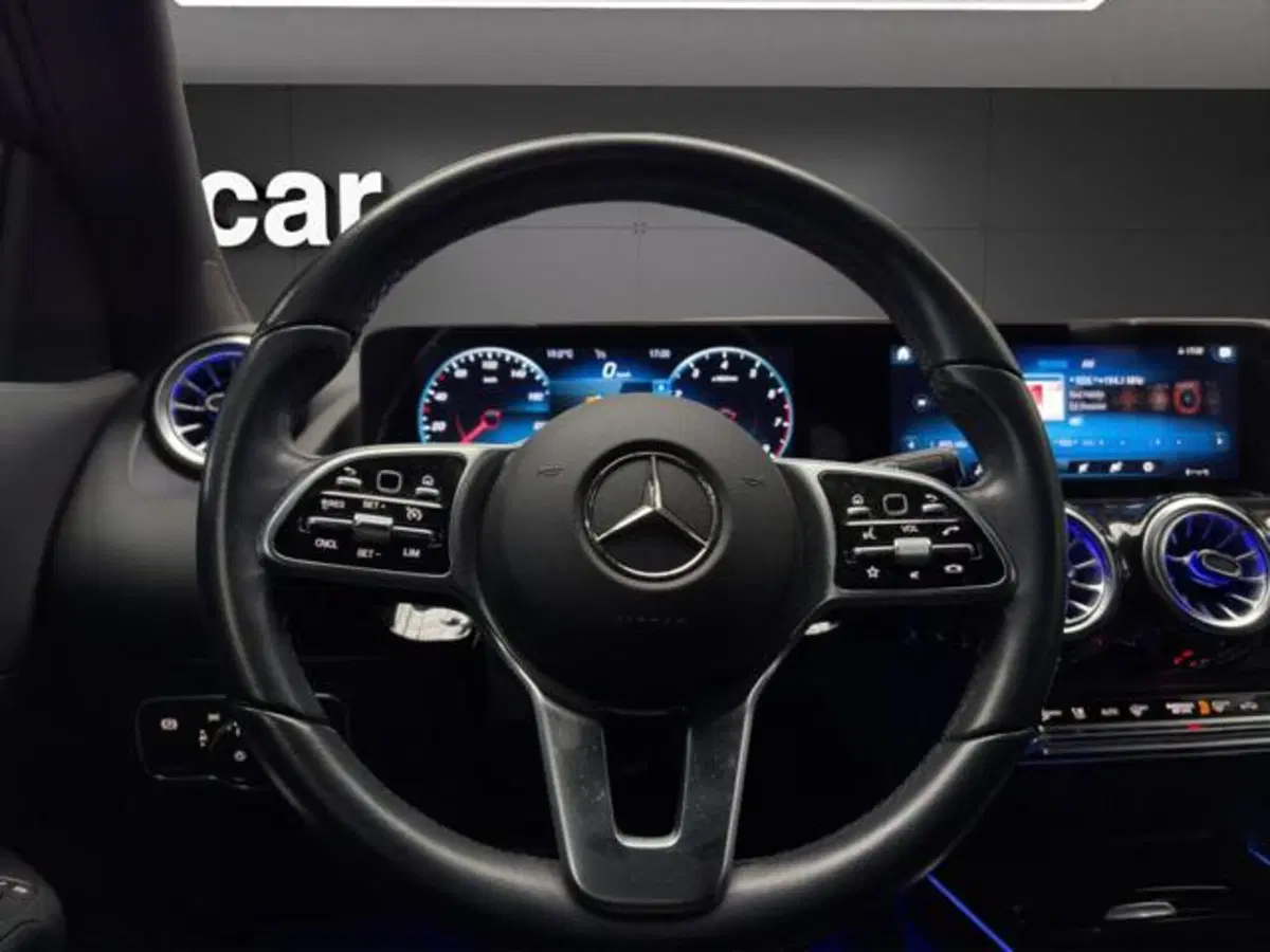 Mercedes-Benz GLA SUV usata a Milano (8)
