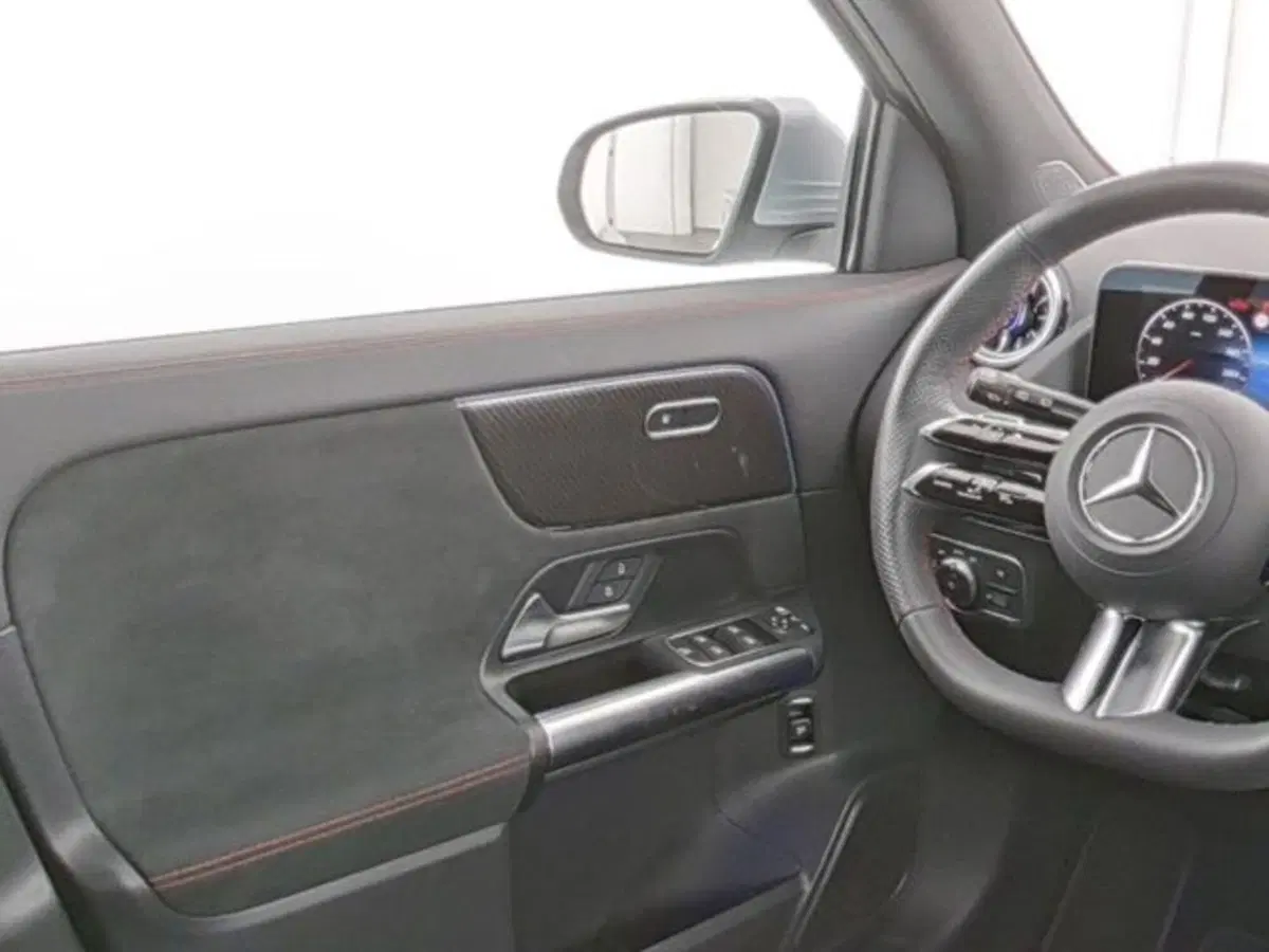 Mercedes-Benz GLA SUV usata a Novara (9)