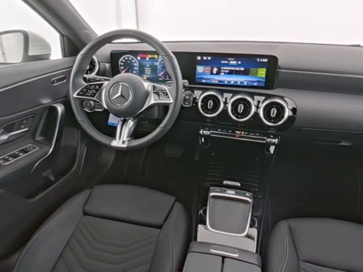 Mercedes-Benz Classe A Sedan usata a Novara (6)