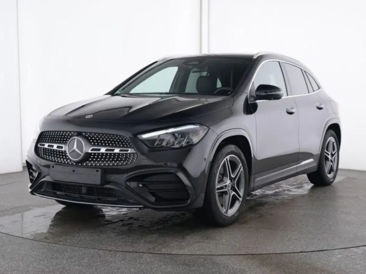 Mercedes-Benz GLA SUV usata a Novara