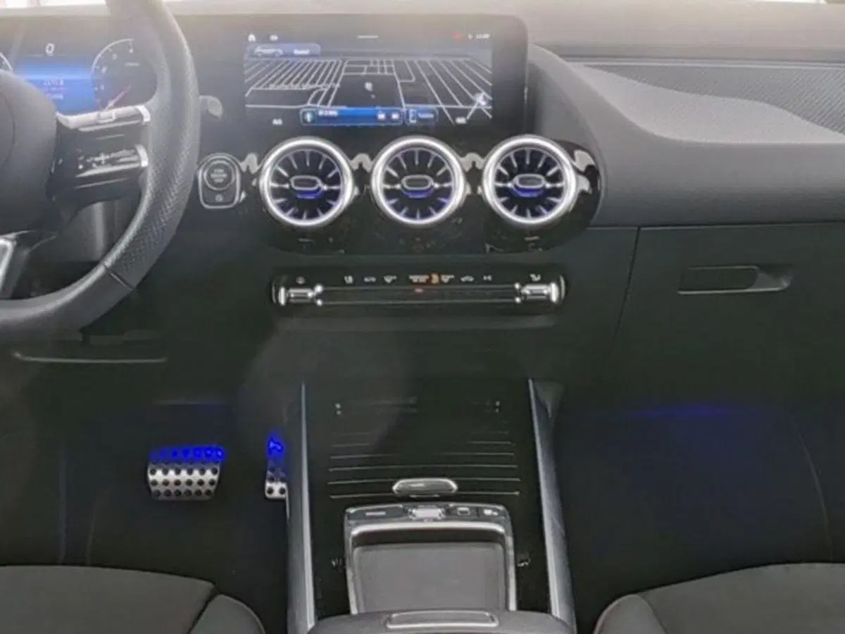 Mercedes-Benz GLA SUV usata a Novara (5)
