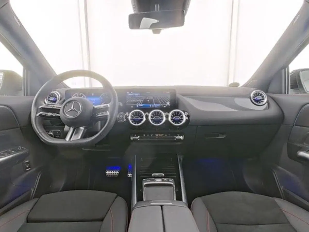 Mercedes-Benz GLA SUV usata a Novara (7)