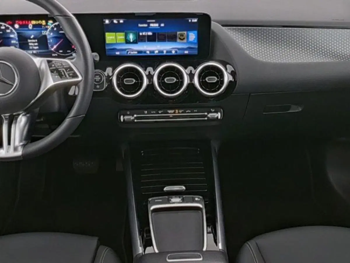 Mercedes-Benz GLA SUV usata a Novara (5)