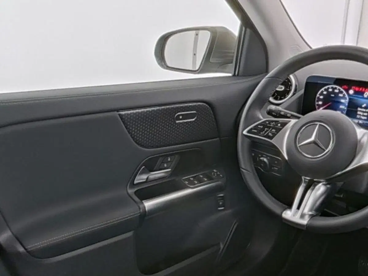 Mercedes-Benz GLA SUV usata a Novara (9)