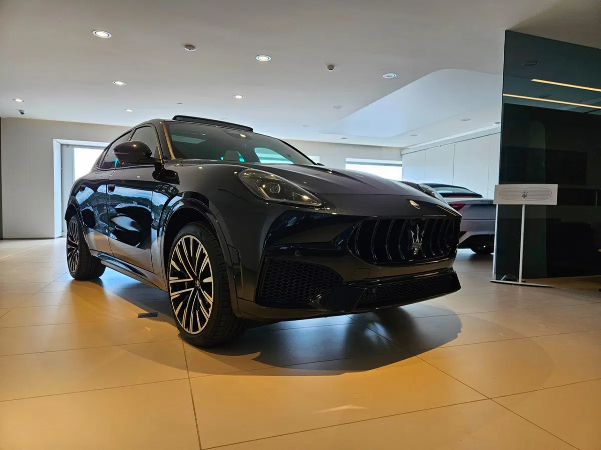 Maserati Grecale nuova a Perugia