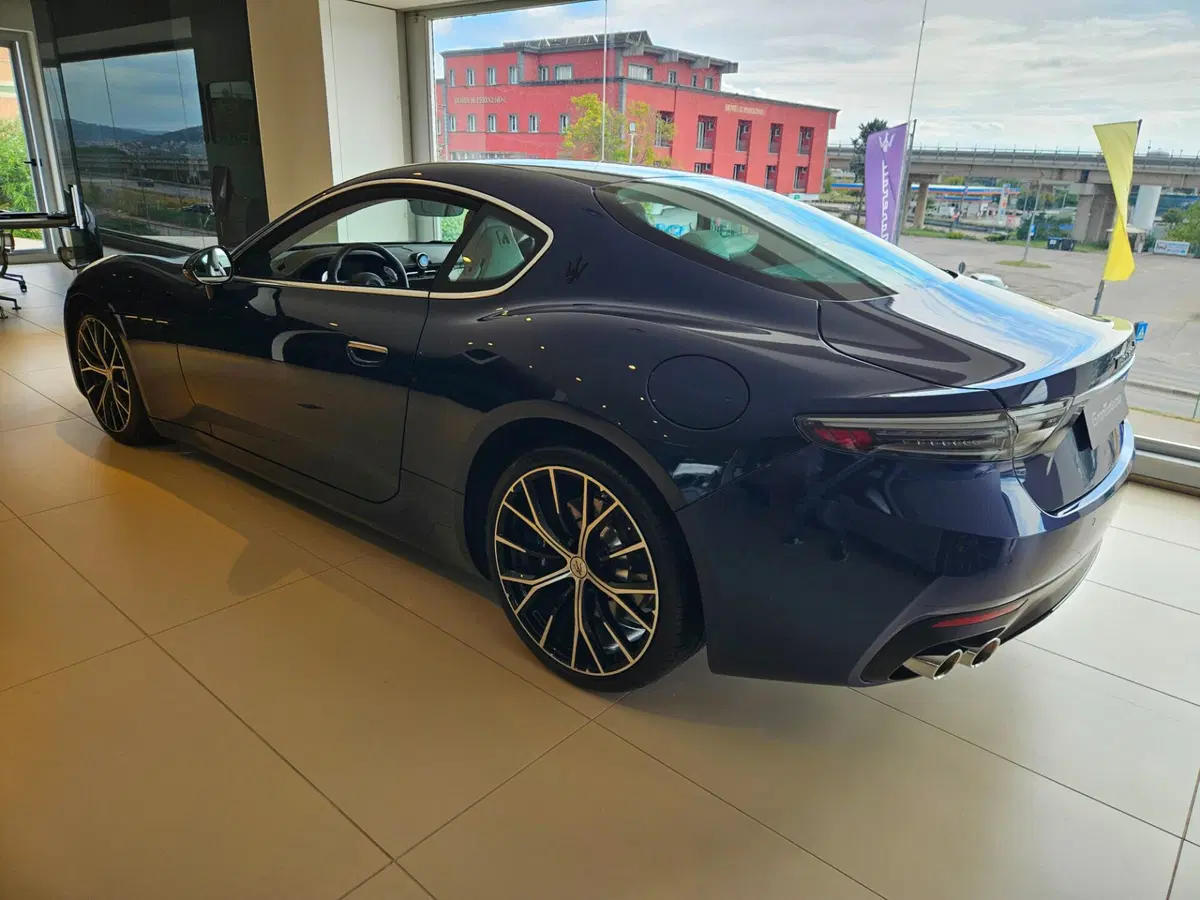 Maserati Granturismo nuova a Perugia (3)