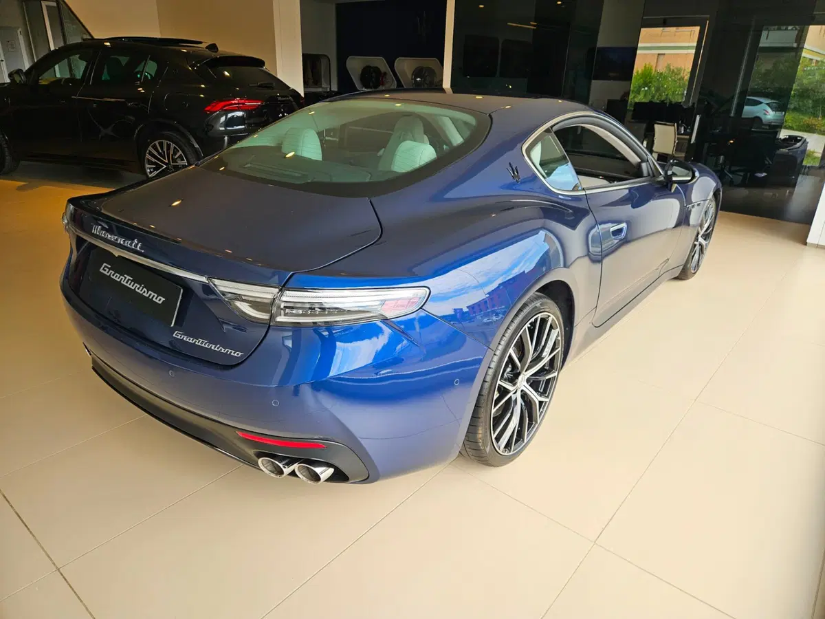 Maserati Granturismo nuova a Perugia (4)
