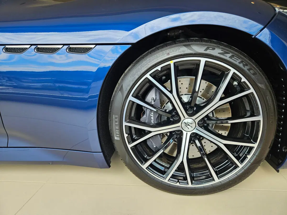 Maserati Granturismo nuova a Perugia (5)