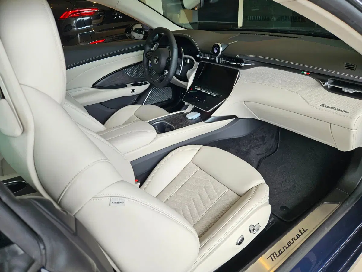Maserati Granturismo nuova a Perugia (6)