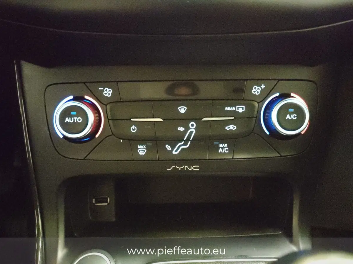 Ford Focus Station Wagon usata a Teramo (20)
