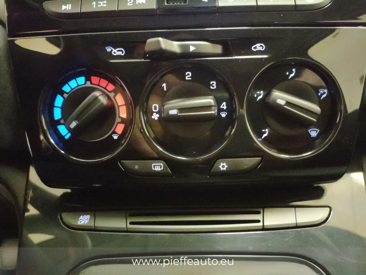 Lancia Ypsilon usata a Teramo (20)