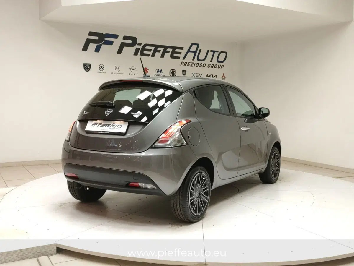 Lancia Ypsilon usata a Teramo (4)