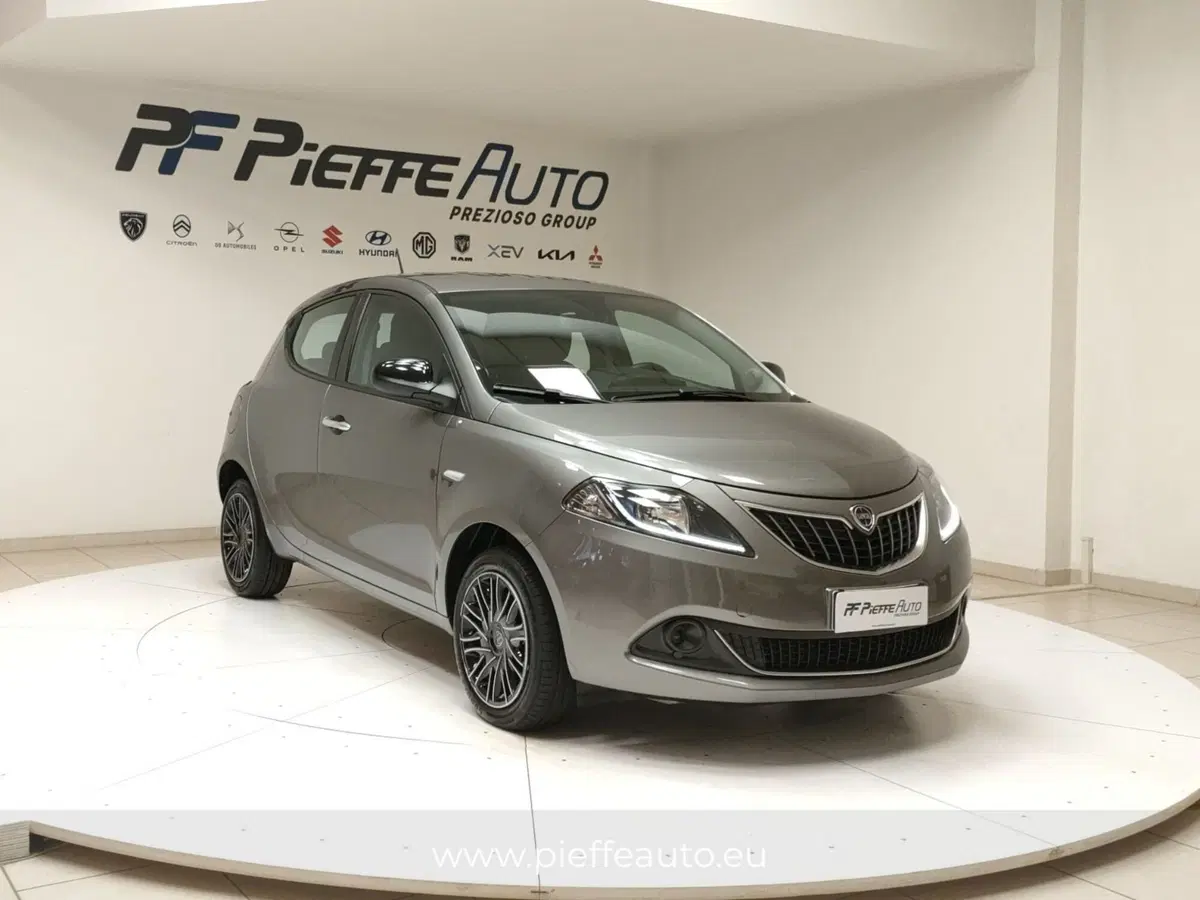 Lancia Ypsilon usata a Teramo (6)