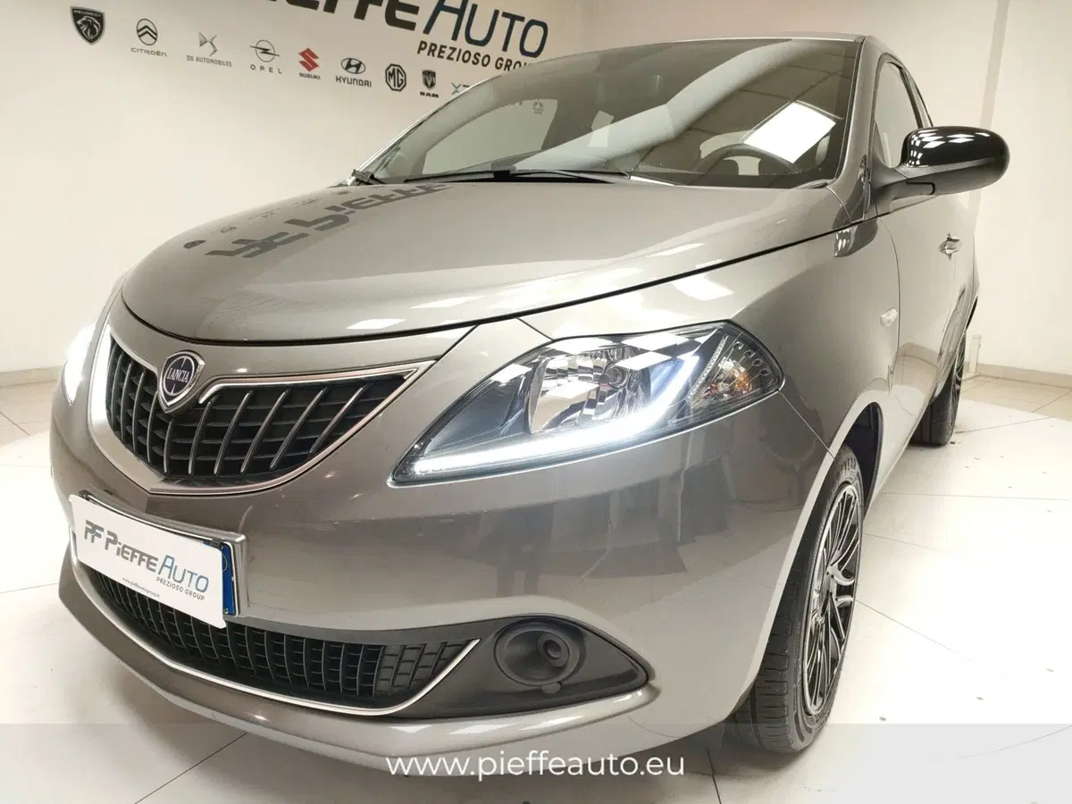 Lancia Ypsilon usata a Teramo (8)