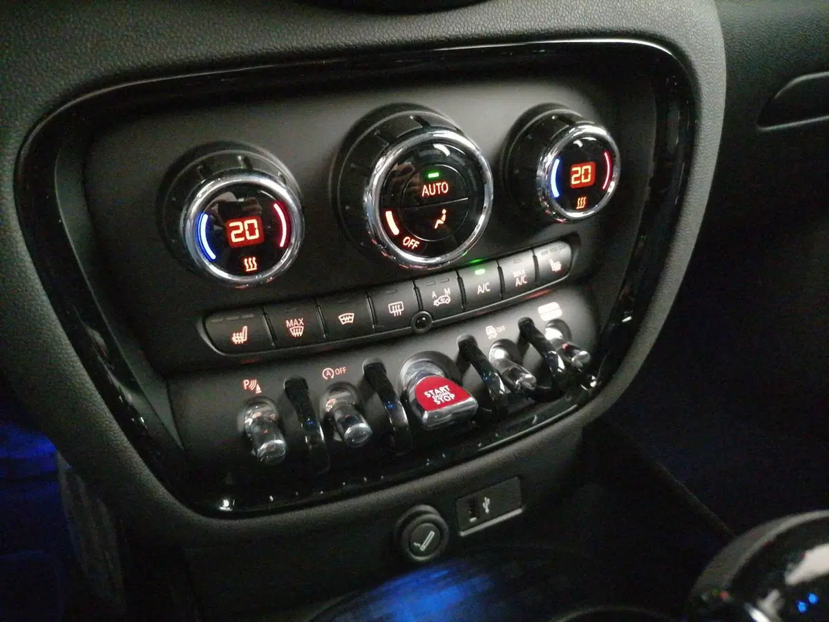 MINI Mini Clubman usata a Roma (14)