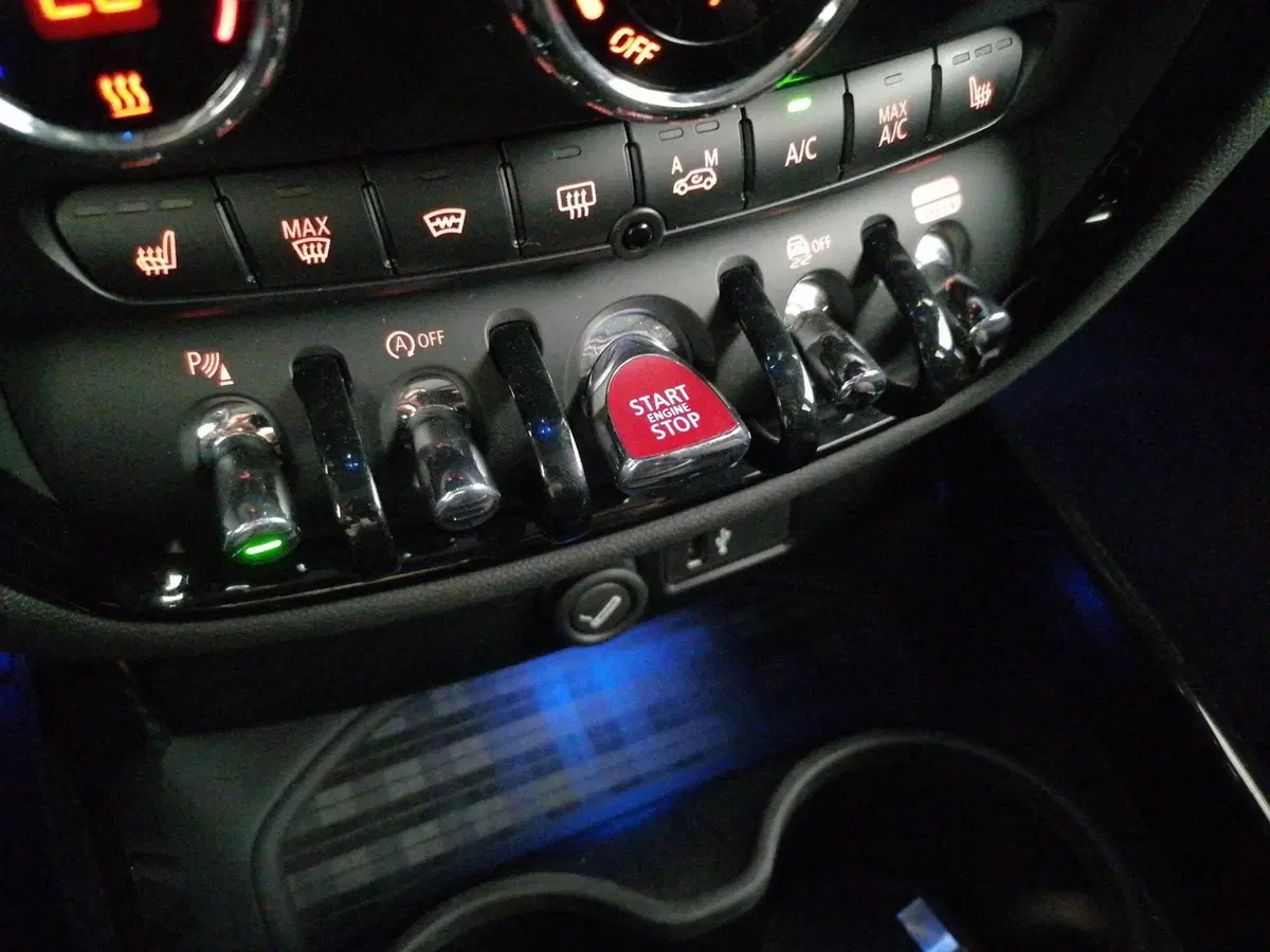 MINI Mini Clubman usata a Roma (19)