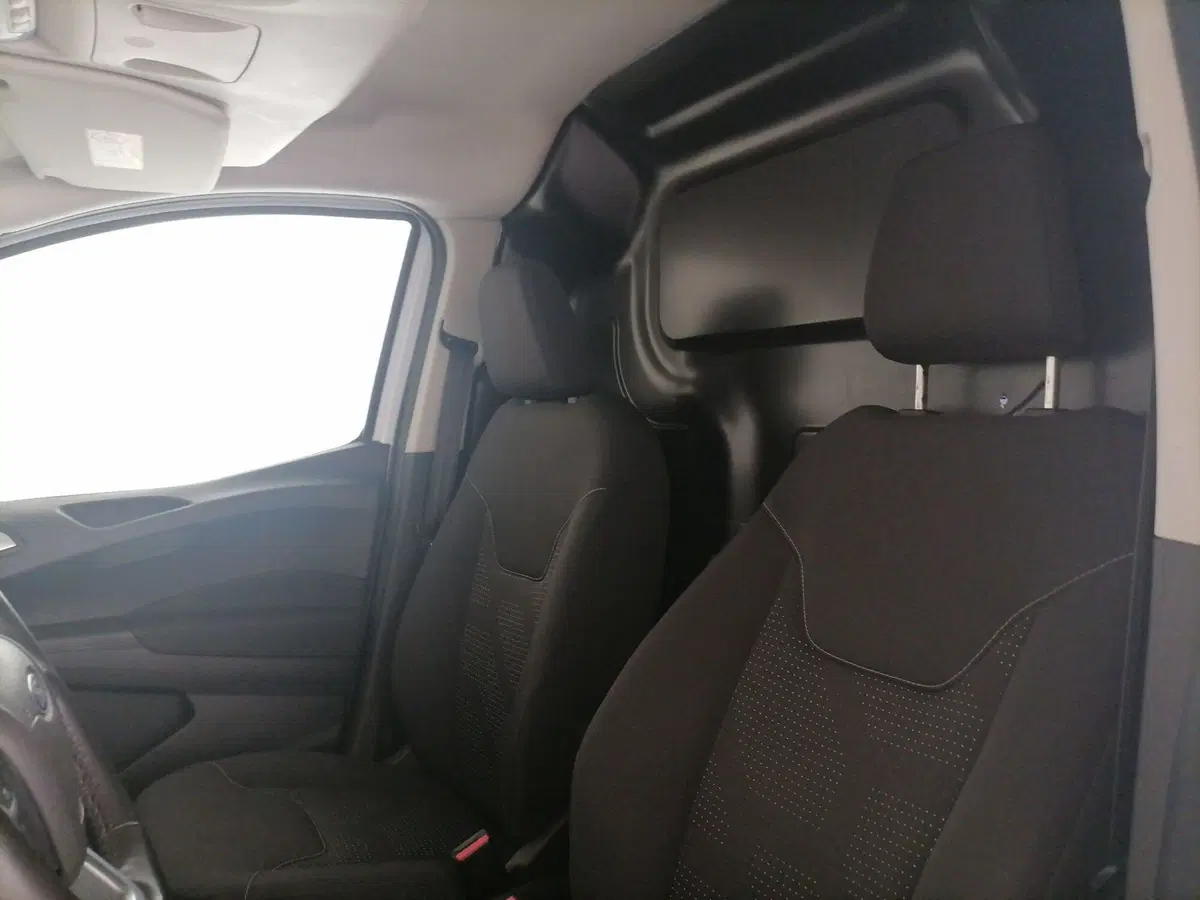 Ford Transit Courier usata a Roma (11)
