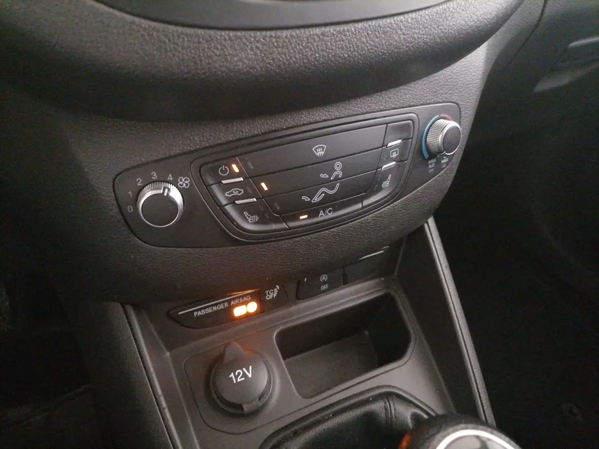 Ford Transit Courier usata a Roma (13)