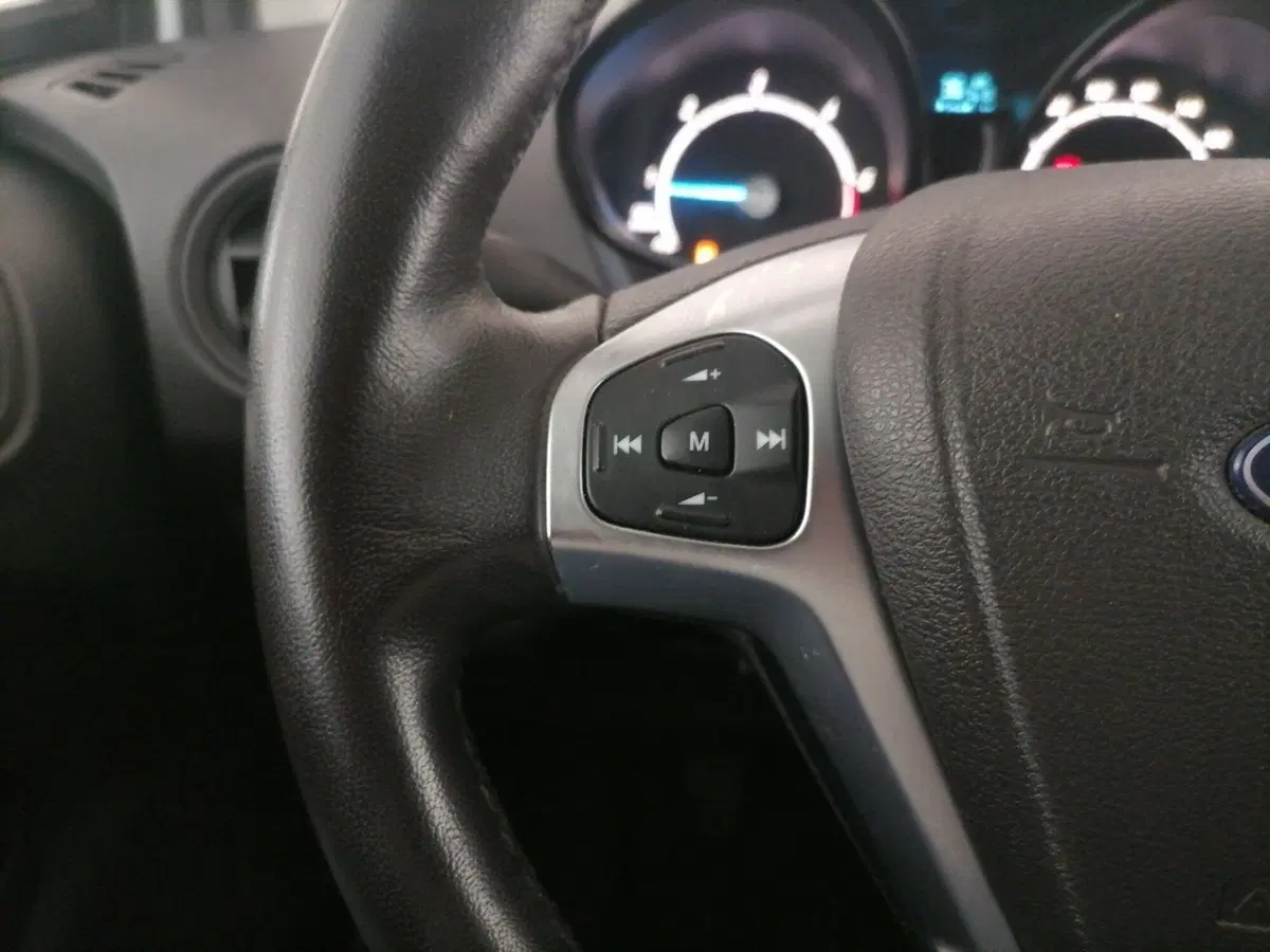 Ford Transit Courier usata a Roma (19)