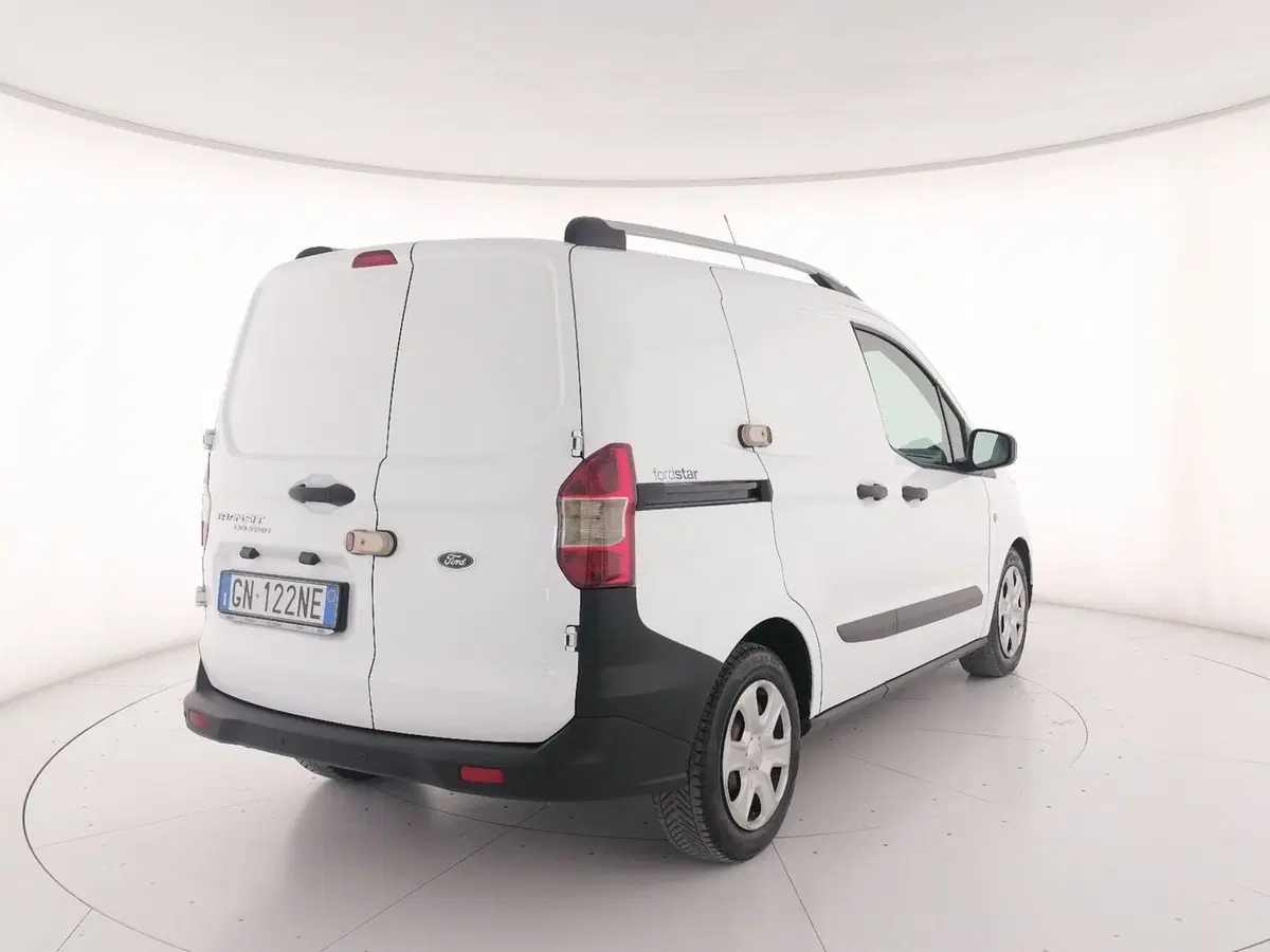 Ford Transit Courier usata a Roma (2)