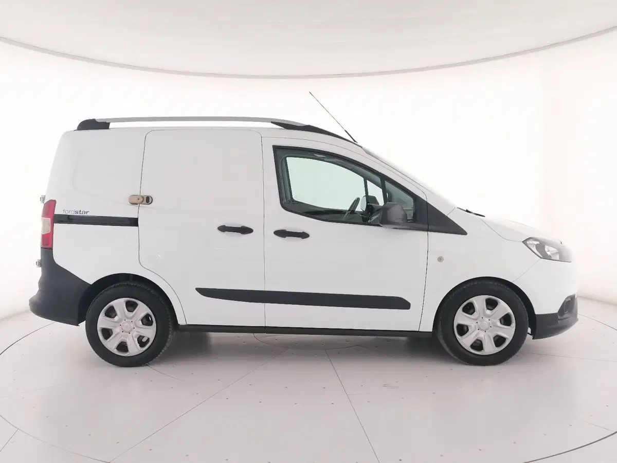 Ford Transit Courier usata a Roma (3)