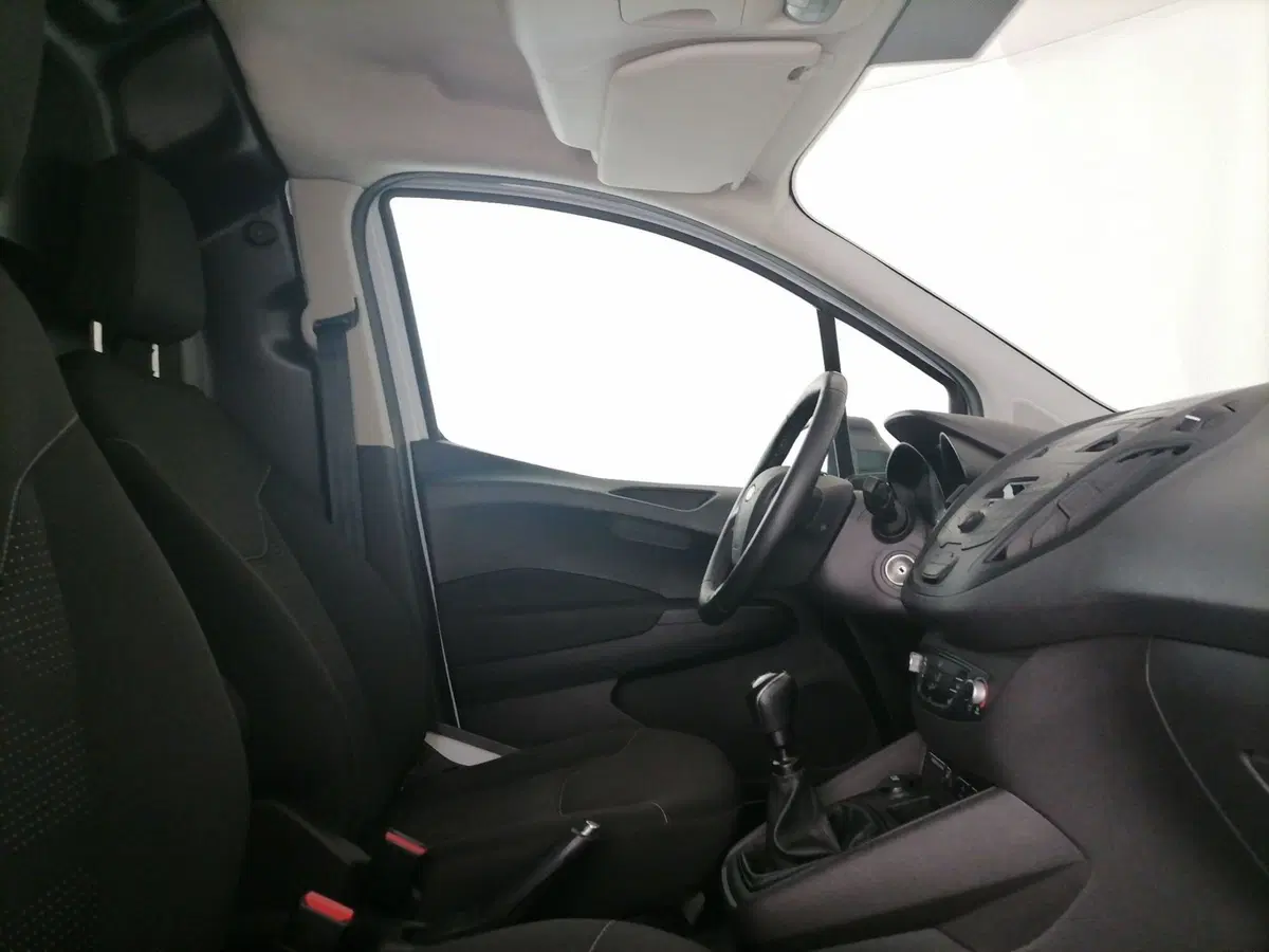 Ford Transit Courier usata a Roma (6)