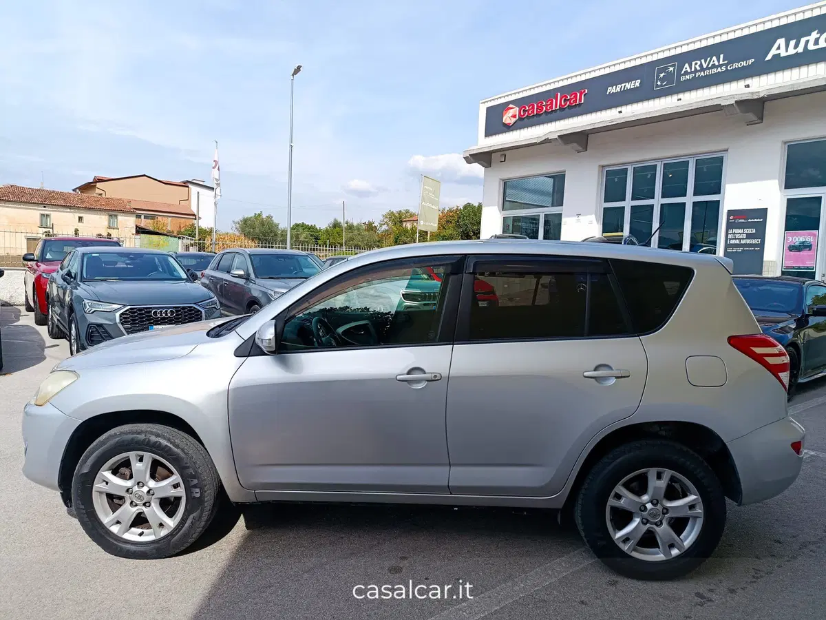 Toyota Rav4 usata a Salerno (13)
