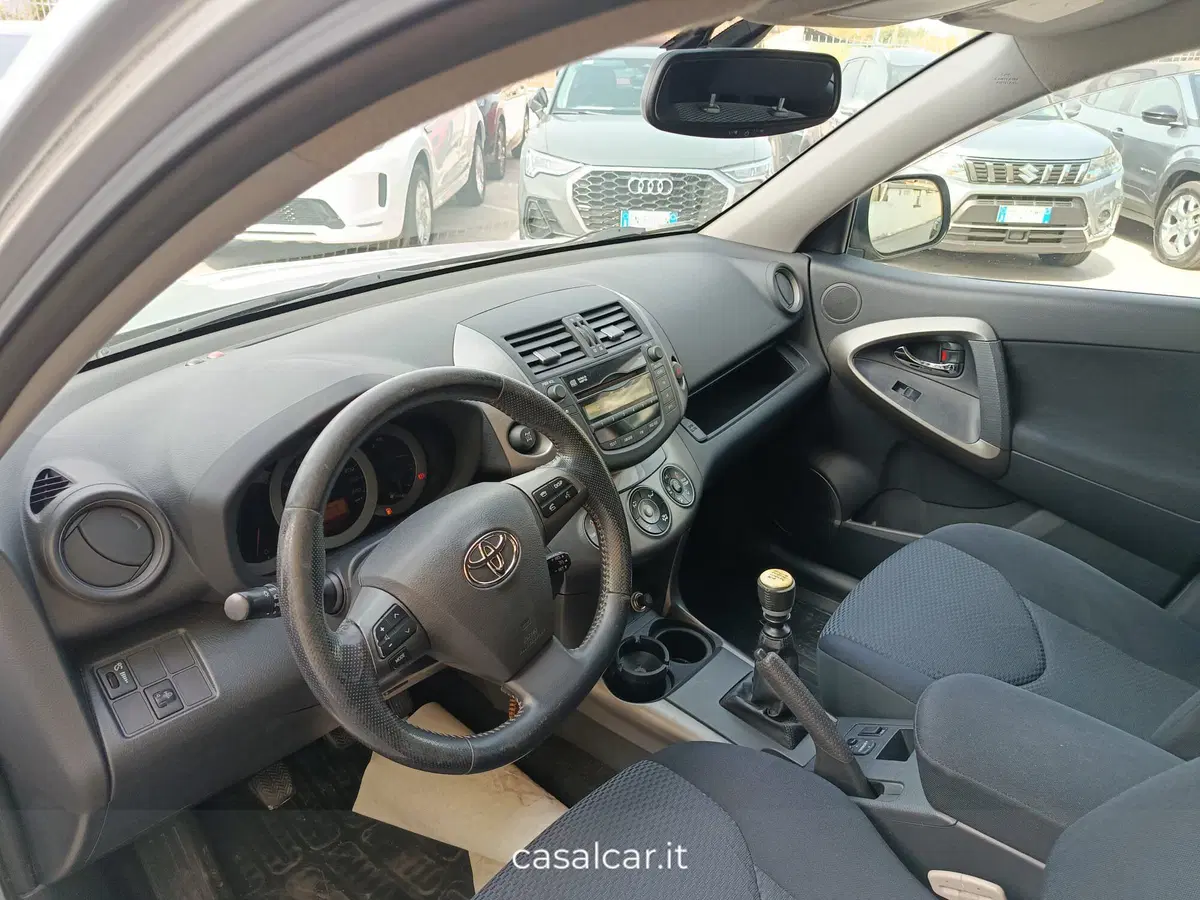 Toyota Rav4 usata a Salerno (16)