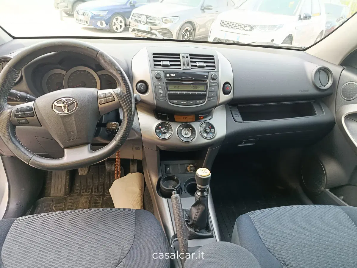 Toyota Rav4 usata a Salerno (17)
