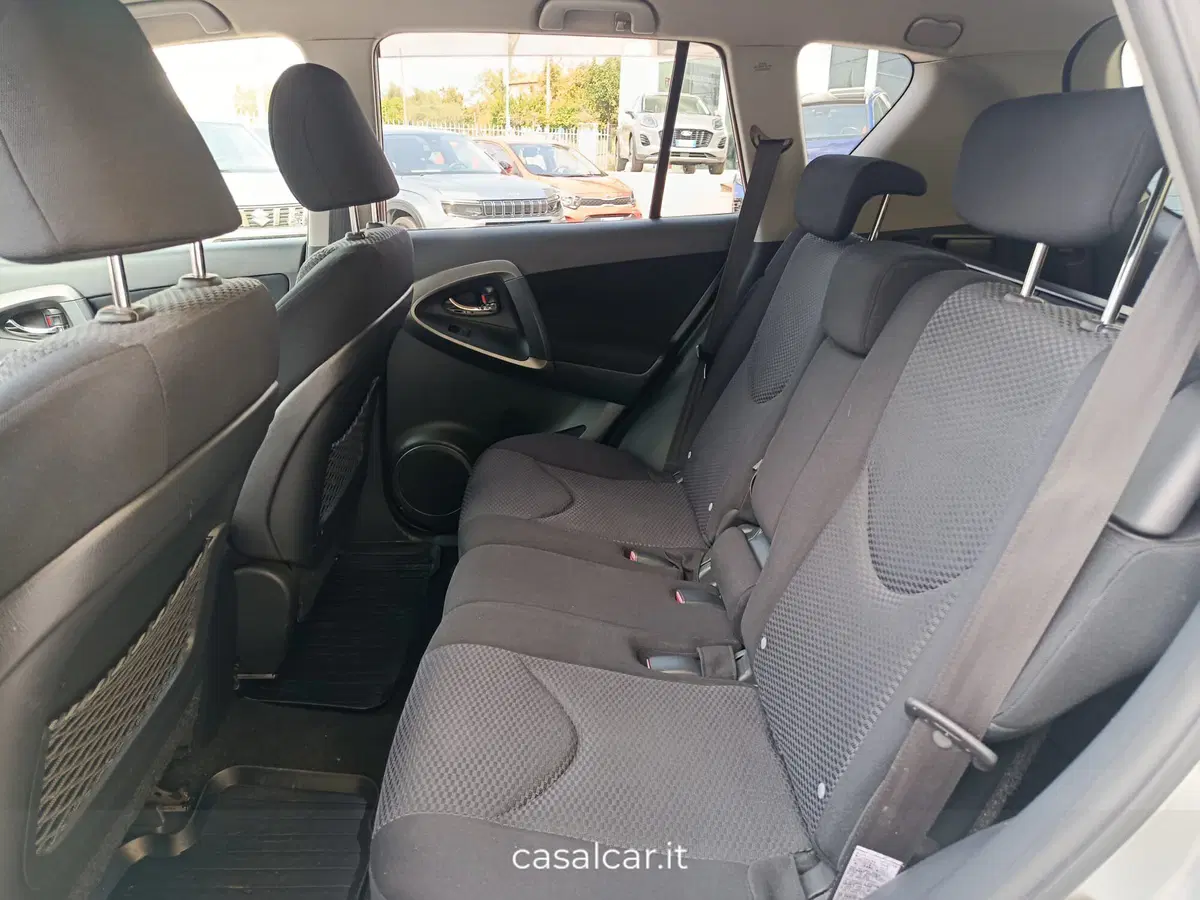 Toyota Rav4 usata a Salerno (18)