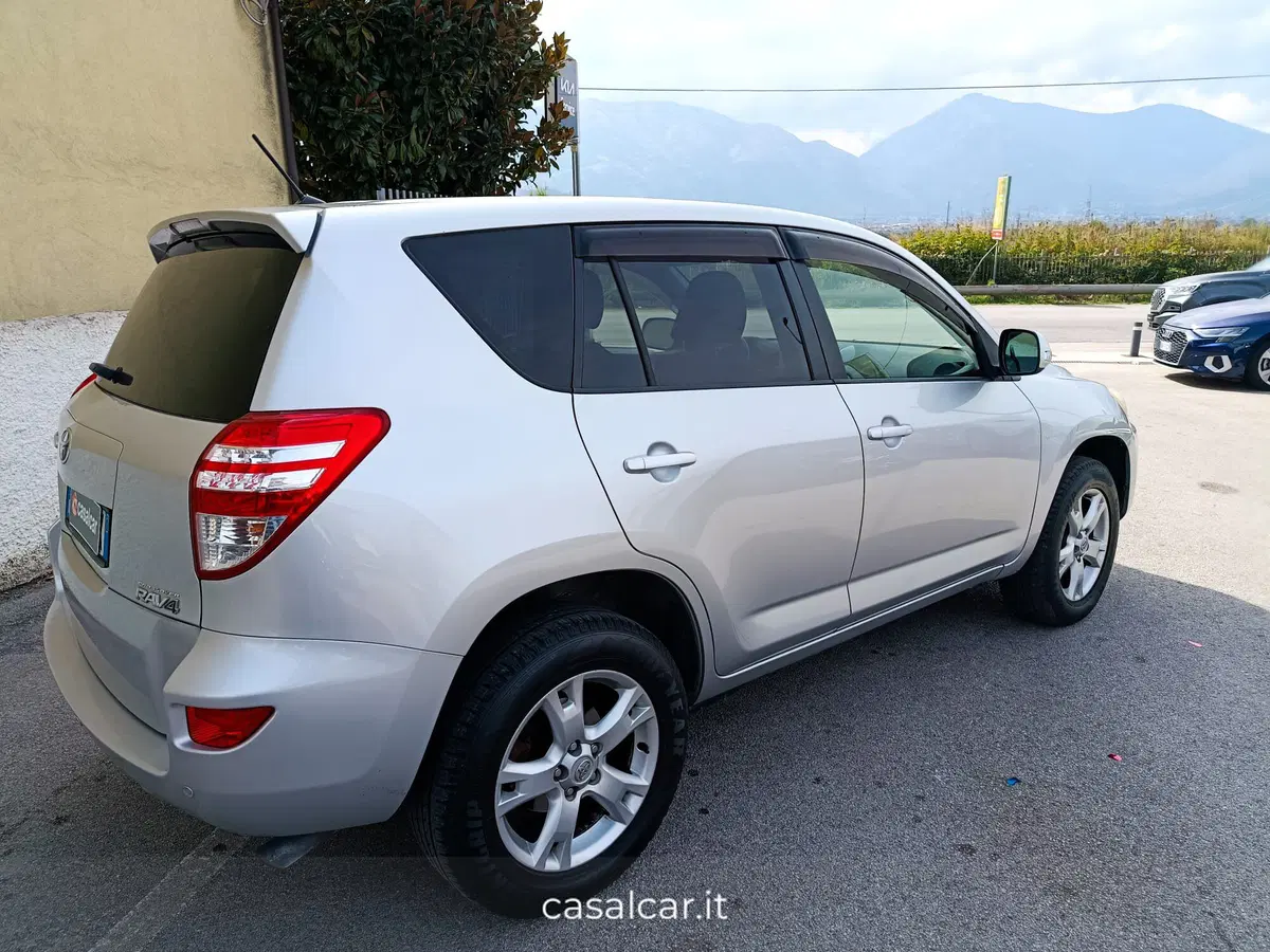 Toyota Rav4 usata a Salerno (8)