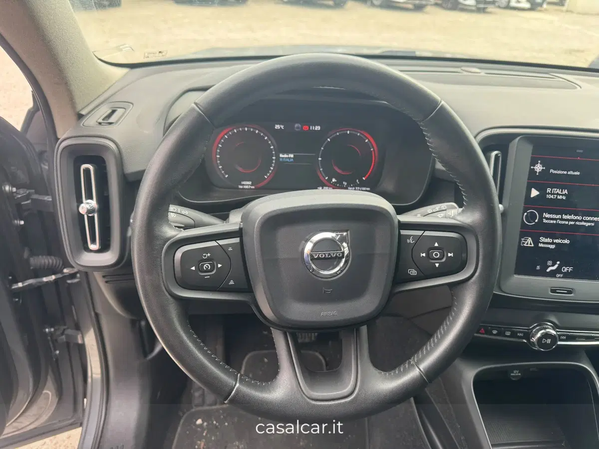 Volvo XC40 usata a Salerno (13)