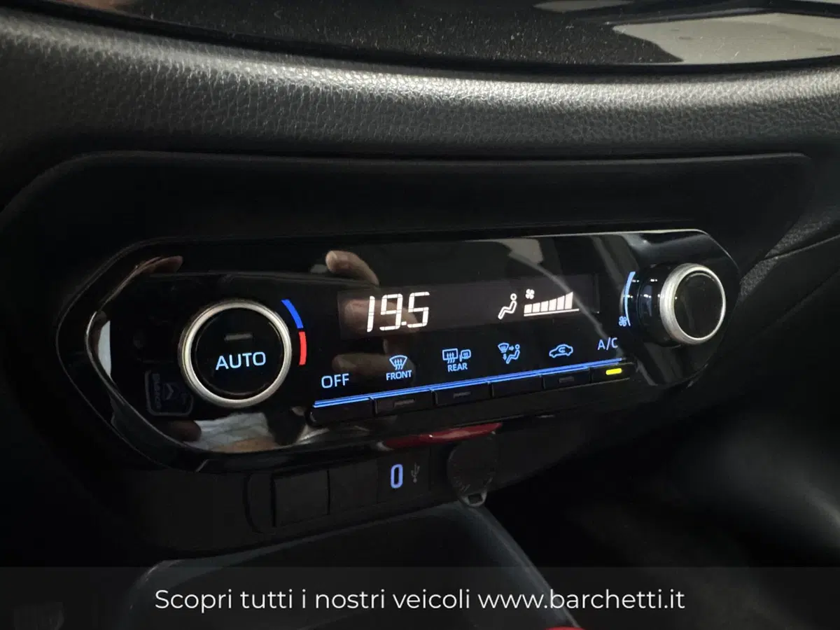 Toyota Aygo X nuova a Brescia (13)