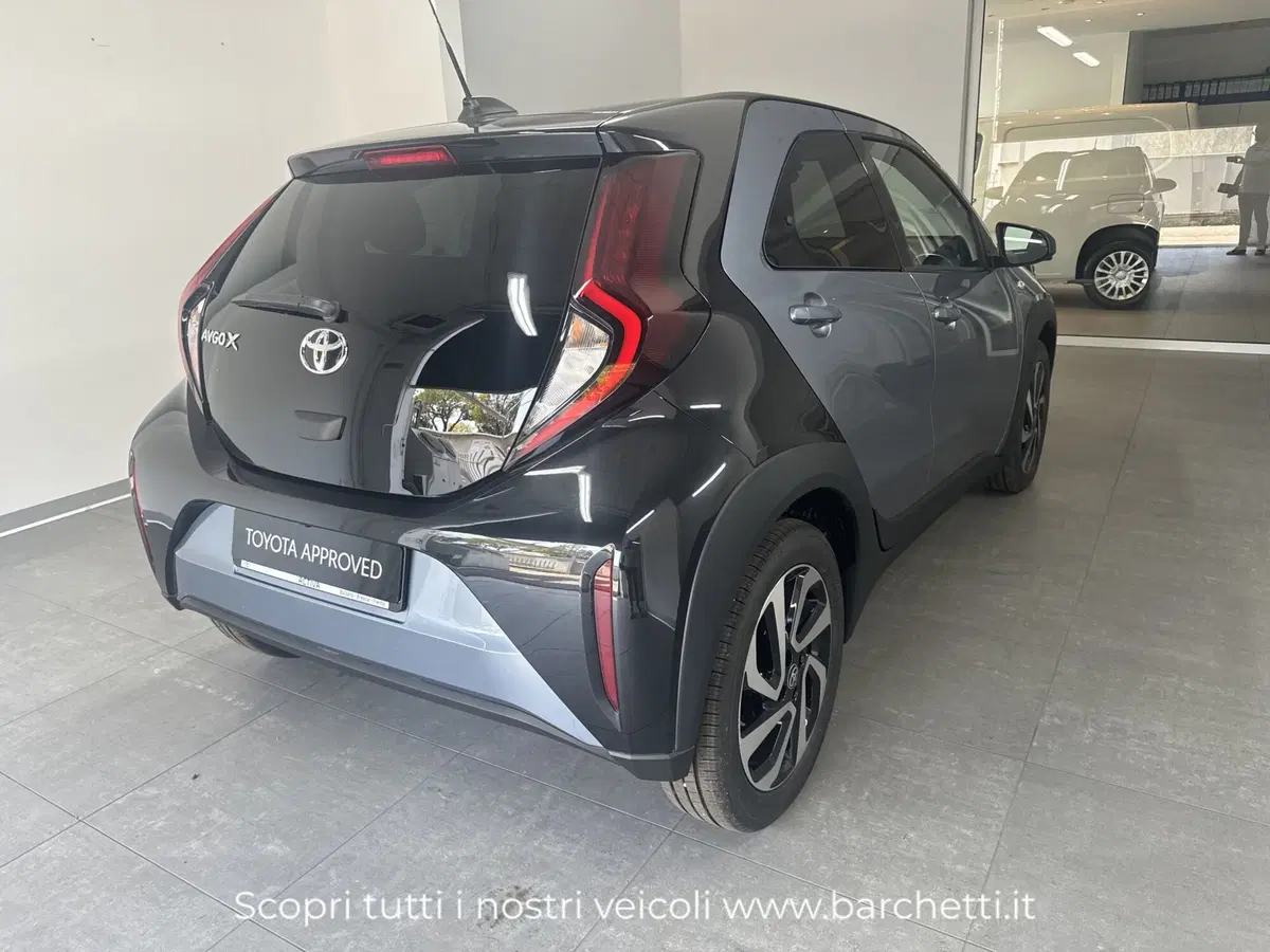 Toyota Aygo X nuova a Brescia (3)