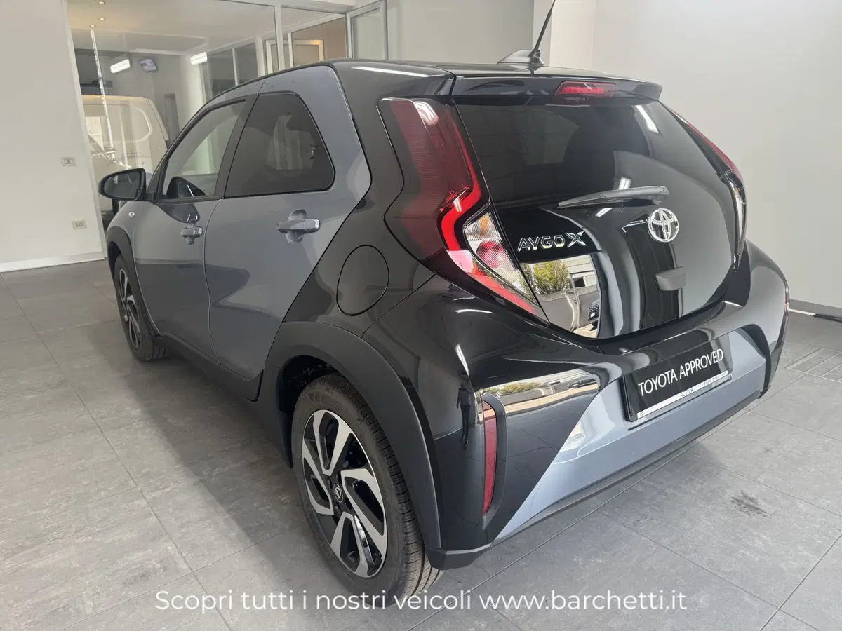 Toyota Aygo X nuova a Brescia (5)