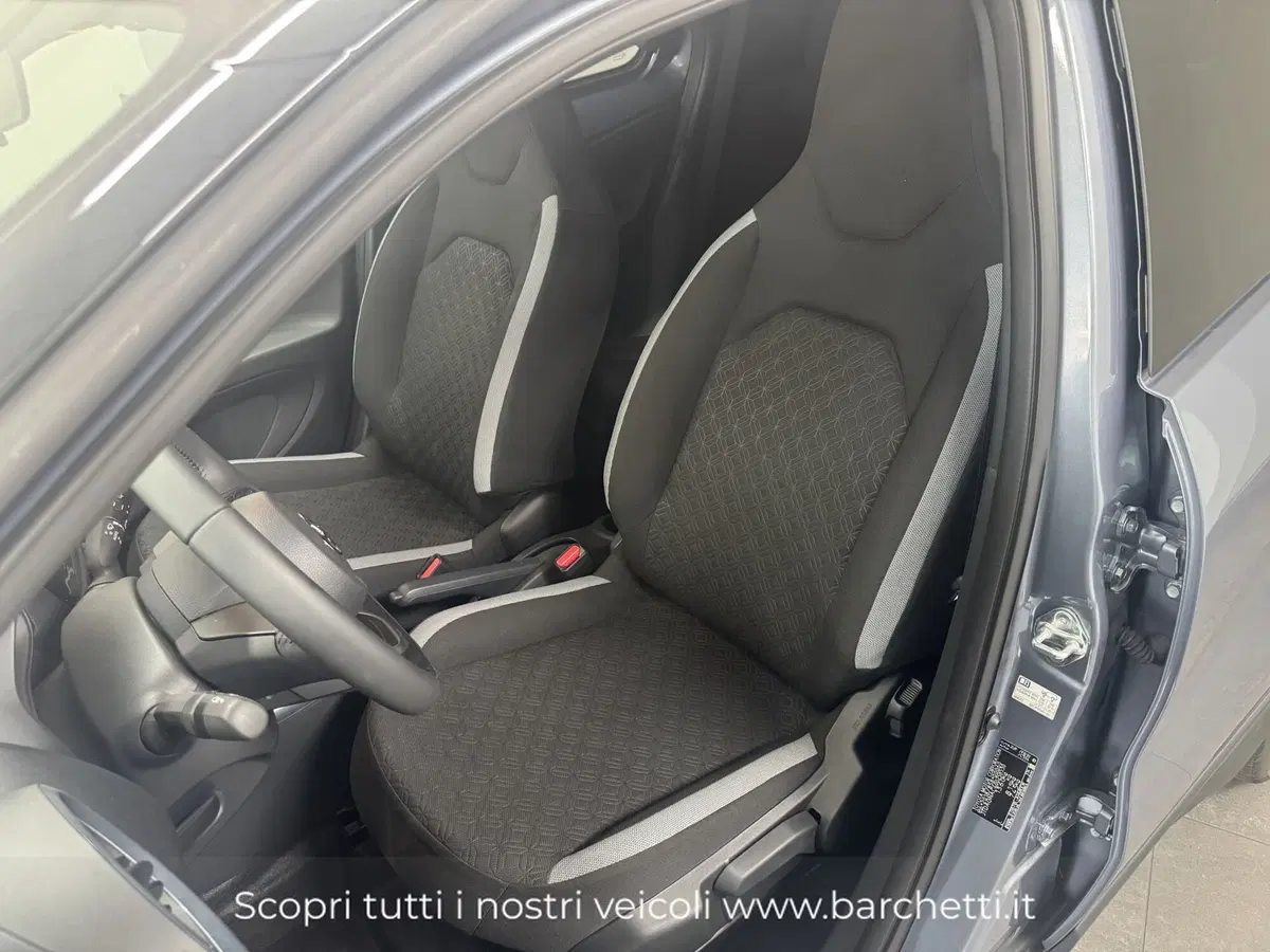 Toyota Aygo X nuova a Brescia (9)