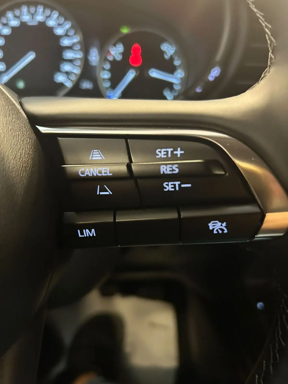 Mazda CX-30 nuova a Pavia (9)