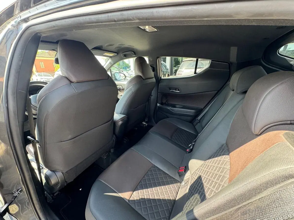 Toyota Toyota C-HR usata a Modena (12)