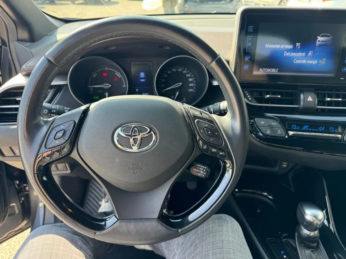 Toyota Toyota C-HR usata a Modena (9)