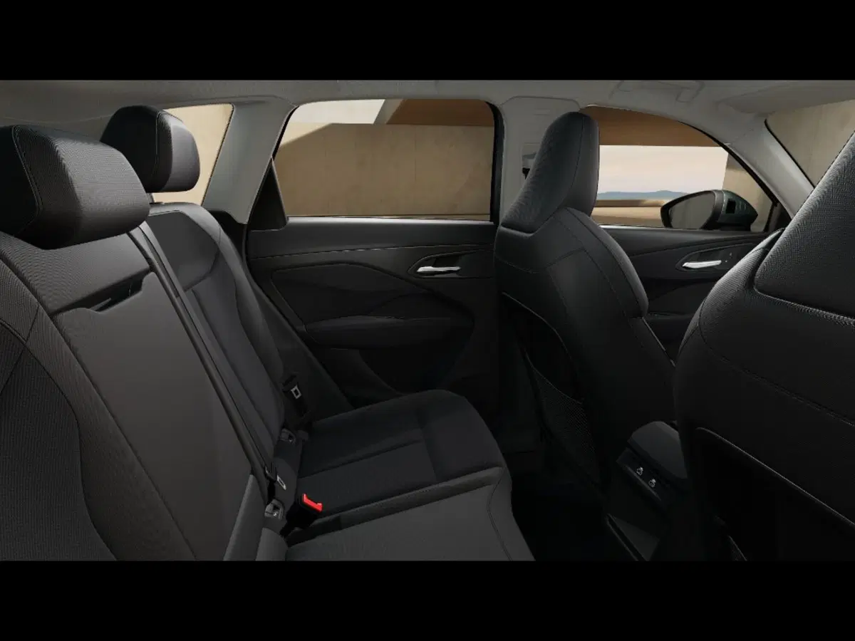Audi Q3 Sportback nuova a Livorno (11)