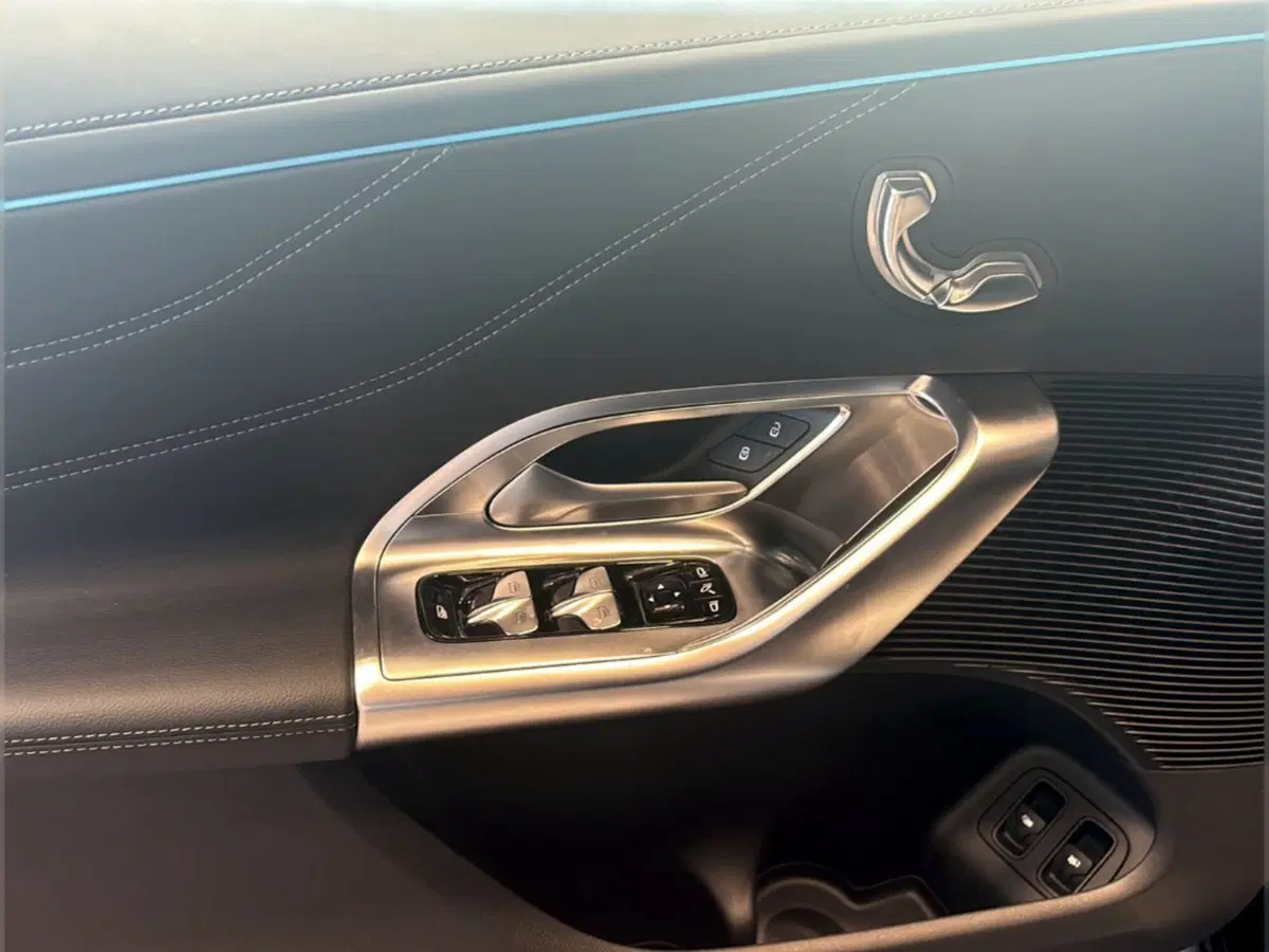 Mercedes-Benz GLC nuova a Grosseto (9)
