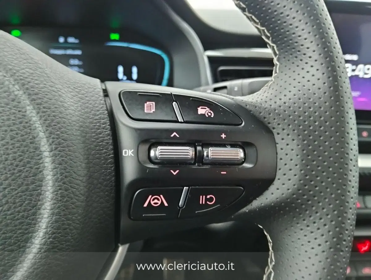 Kia Stonic usata a Como (11)