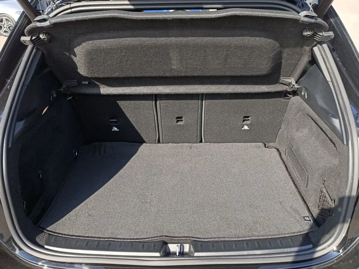 Mercedes-Benz GLA SUV usata a Bari (8)