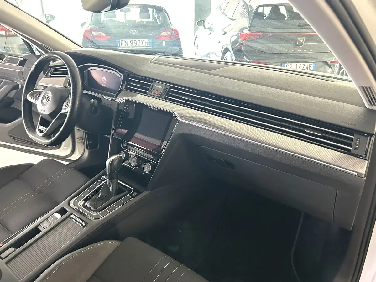 Volkswagen Passat Variant usata a Ferrara (12)