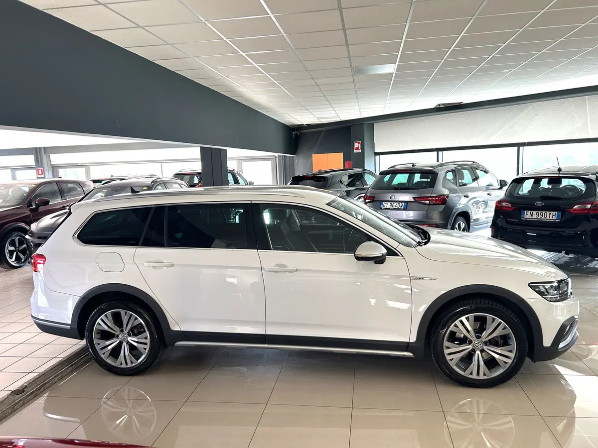 Volkswagen Passat Variant usata a Ferrara (4)