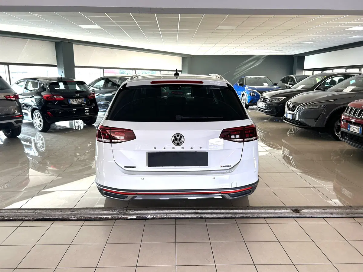 Volkswagen Passat Variant usata a Ferrara (5)