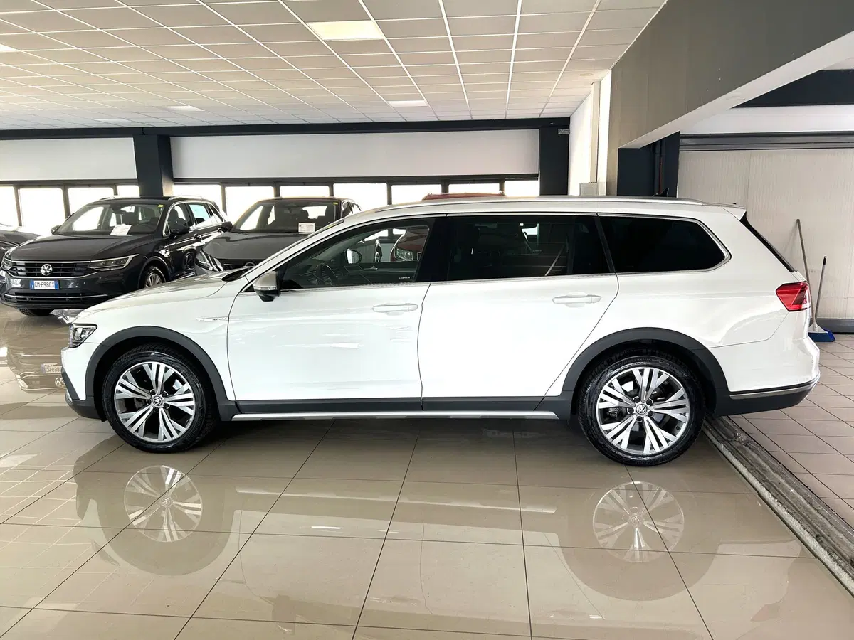 Volkswagen Passat Variant usata a Ferrara (6)